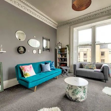 Bright And Central Flat In By Guestready