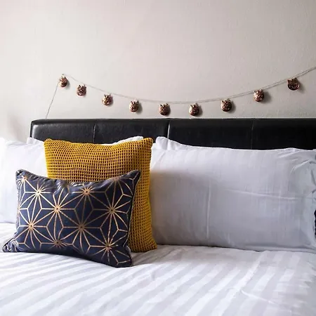 Bright And Central Flat In By Guestready