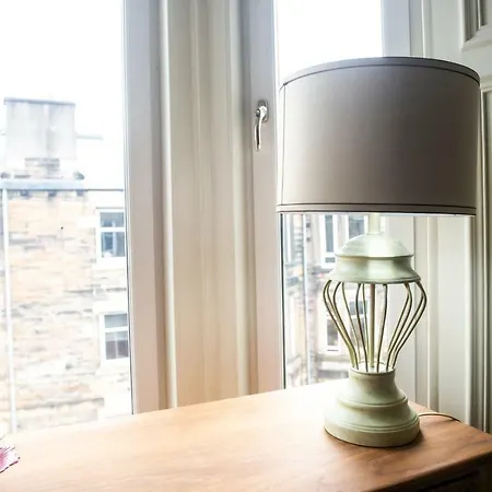 Homely 1br Flat In By Guestready Appartement Edinburgh