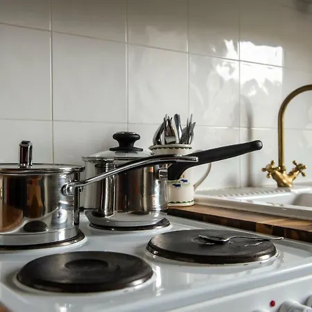 Homely 1br Flat In By Guestready