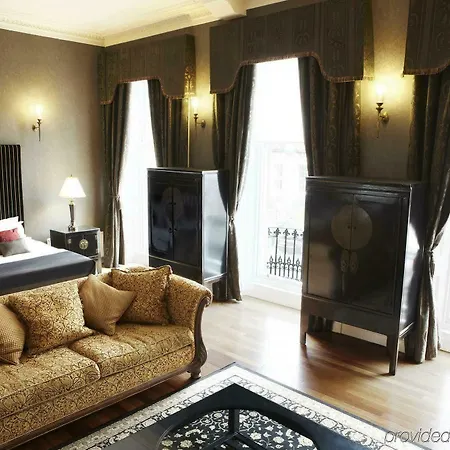 Отель Nira Caledonia