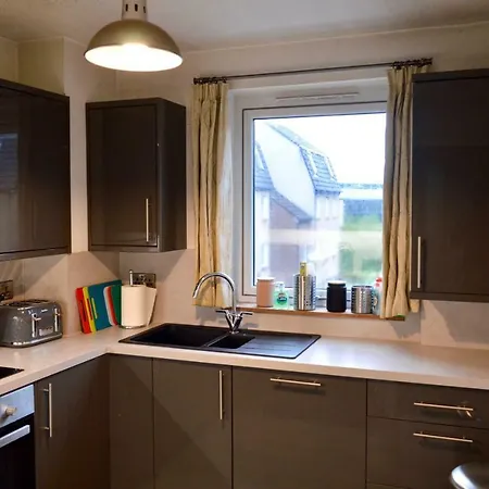 Spacious And Light 3 Bedroom Flat In Scenic Canonmills * Edinburgh
