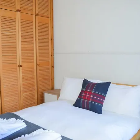 Spacious 3 Bedroom Flat In Marchmont Édimbourg