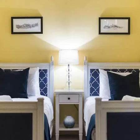 Apartmán Joivy Luxury With Patio In Centre *