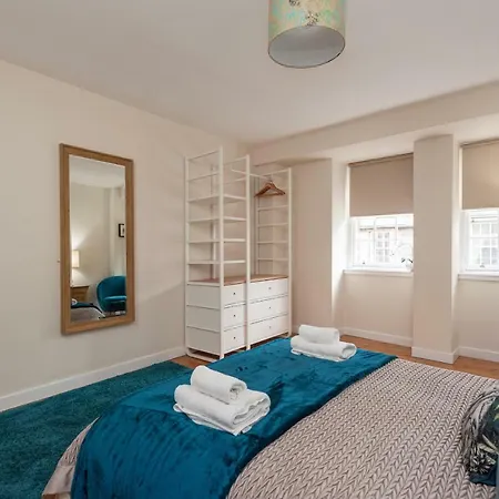 Royal Mile 2 Bedroom Next To The Castle *
