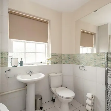 Royal Mile 2 Bedroom Next To The Castle