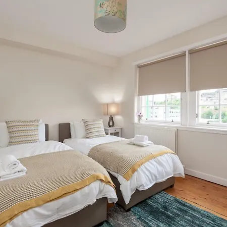 Royal Mile 2 Bedroom Next To The Castle * Edinburgh