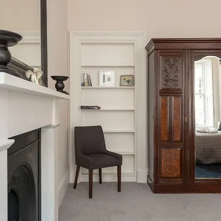 Apartment Brand New Charming Luxury 3 Bed Apt - New Town *