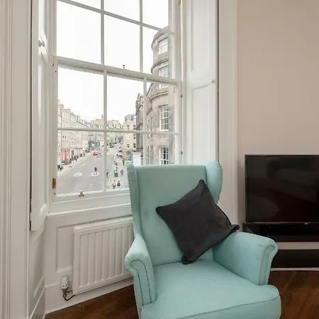 Apartment Brand New Charming Luxury 3 Bed Apt - New Town *