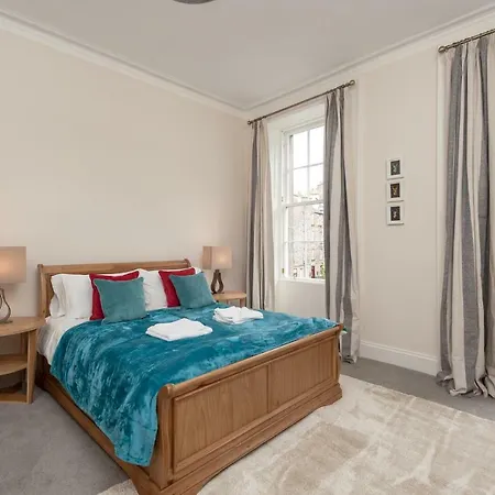 Apartment Brand New Charming Luxury 3 Bed Apt - New Town