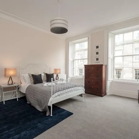 Brand New Charming Luxury 3 Bed Apt - New Town Edinburgh