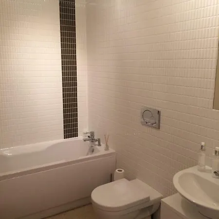 Penthouse Near Easter Road * Edinburgh