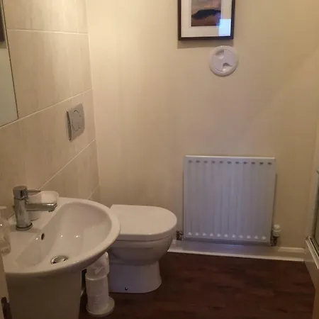Apartment Penthouse Near Easter Road *