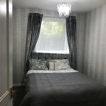 Modern 2 Bedroom Lejlighed *