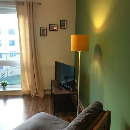 One Bedroom Spacious Flat In Easter Road شقة