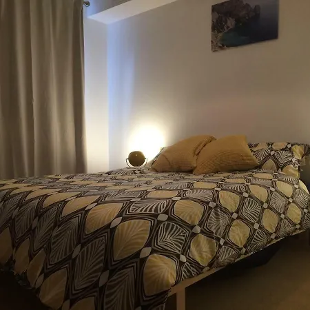 One Bedroom Spacious Flat In Easter Road شقة *