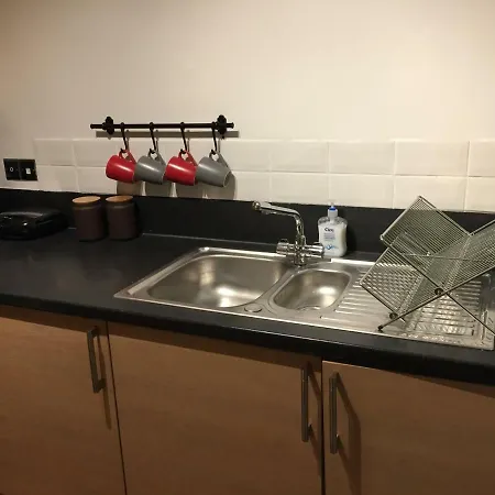 One Bedroom Spacious Flat In Easter Road