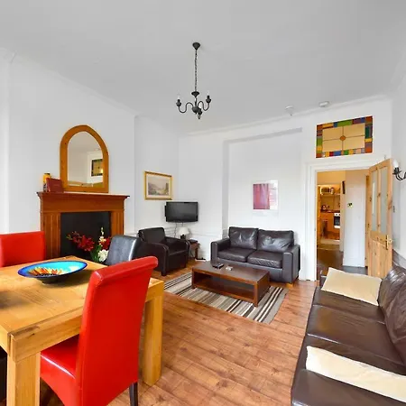 Royal Mile View Apartment *