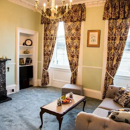 皇家大道圣吉利斯公寓