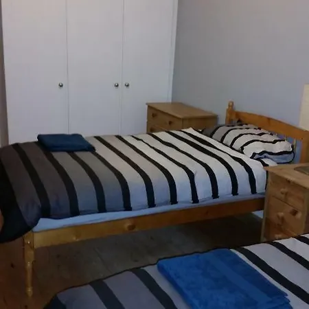 Bright And Spacious 2 Bedroom Ground Floor Flat Near City Centre * Edinburgh