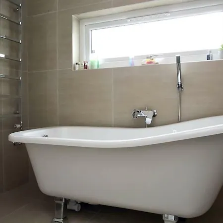 Daire Detached House With Gardens Edinburgh