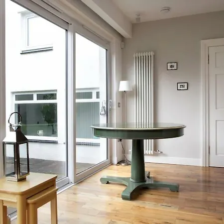 Detached House With Gardens * Edinburgh