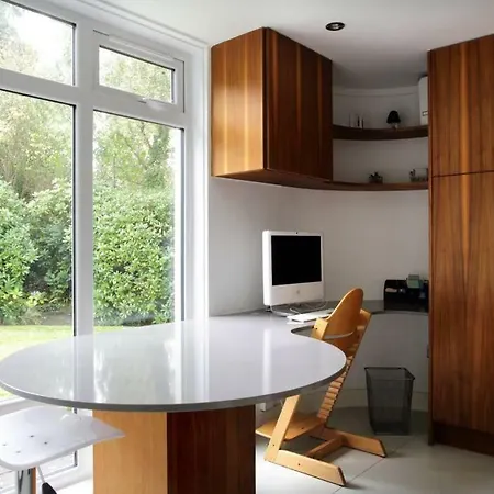 Detached House With Gardens Daire Edinburgh