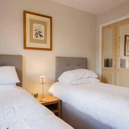 Modern 2 Bed 15 Minute Walk To Princes St * إدنبرة