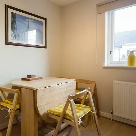 Modern 2 Bed 15 Minute Walk To Princes St شقة