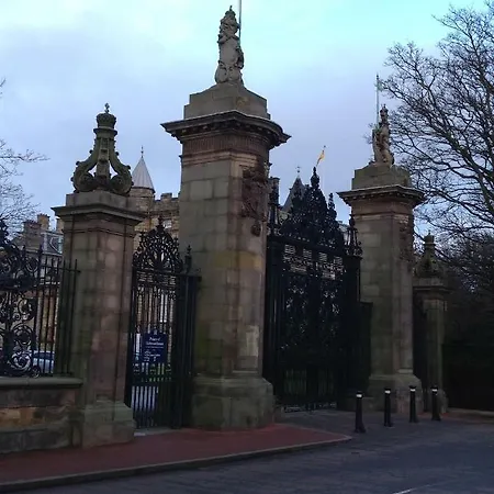 Апартаменты The Park At Holyrood *