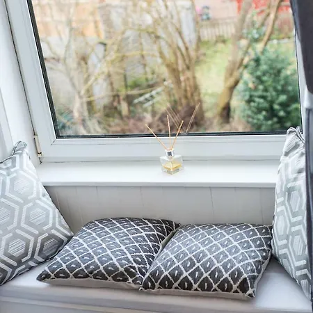 The Roseburn Apartment *