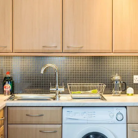 The Roseburn Apartment *