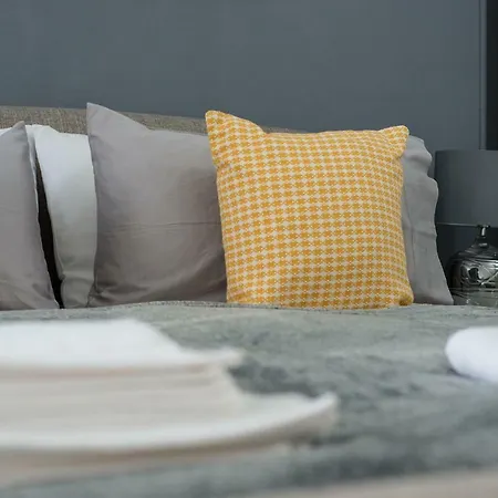 The Roseburn Apartment