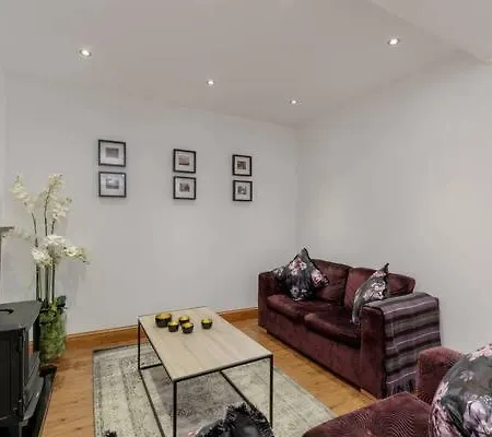 The Cumberland Mews * Edinburgh