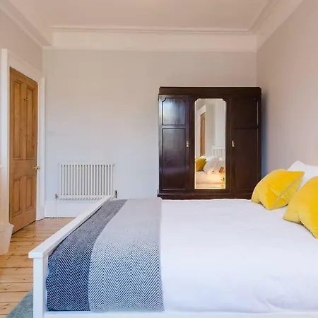 Historic 1890s Turned Relaxing Retreat * Edimburgo