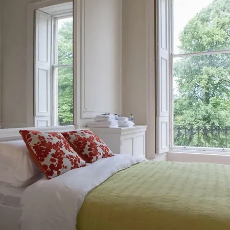 Georgian Townhouse Apt. 10 Min Walk To Princes St *