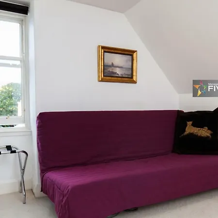 Beautiful With Free Parking Daire *