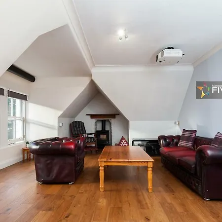 Beautiful With Free Parking Daire