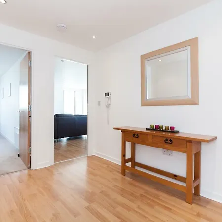 Stylish Garden View Διαμέρισμα