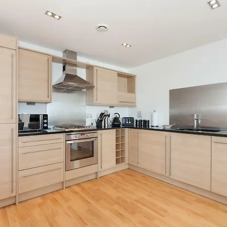 Stylish Garden View Διαμέρισμα