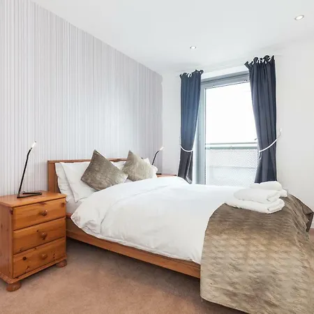 Stylish Garden View Διαμέρισμα