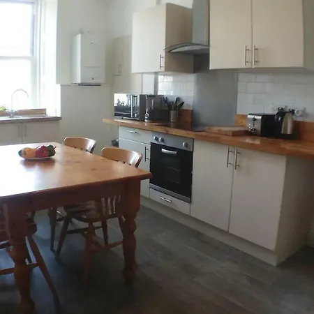 Spacious Victorian Style 10 Mn From Center Edimburgo