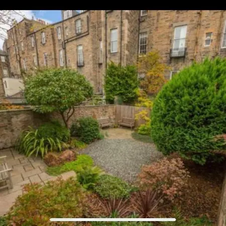 In City Center With Its Own Private Parking And Garden Casa de Férias Edimburgo