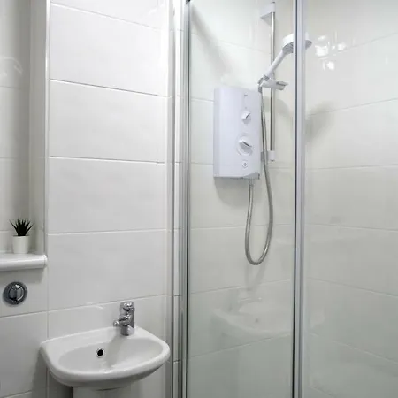 Fantastic Flat In The Vibrant Shore Area Édimbourg