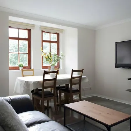 Fantastic Flat In The Vibrant Shore Area Appartement Édimbourg