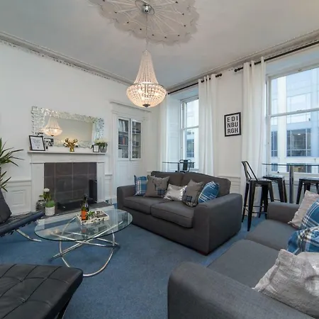 The Tartan Stag Apartment Edinburgh