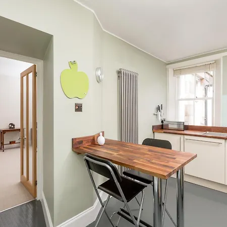 Apartment Rothesay Place