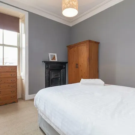 The - Floor 2 Bedroom Apartman