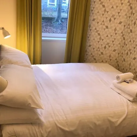 Cozy 1 Bed In W/free Parking! *