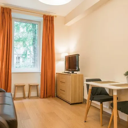 Cozy 1 Bed In W/free Parking!